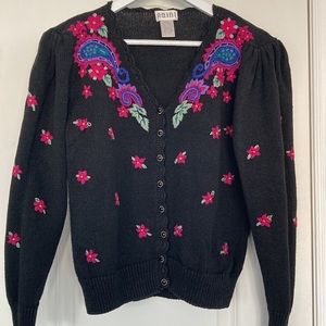 Vintage embroidered cardigan with black buttons